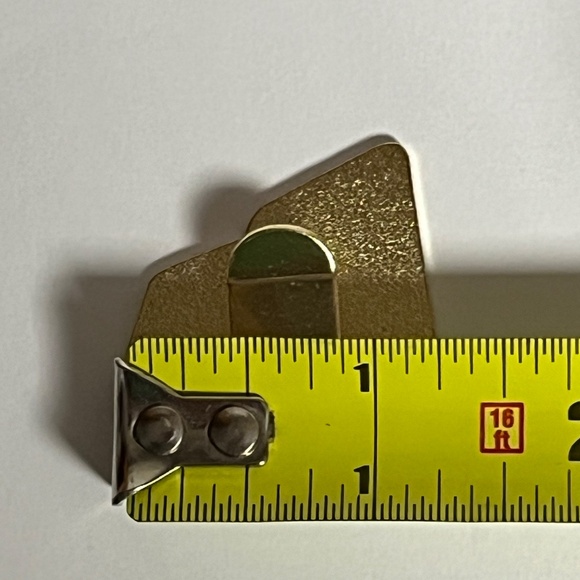 New Era Logo Blip Hat Pin Pins Streetwear Hats Bag Fitted Black Gold Brim Clip - Picture 6 of 7